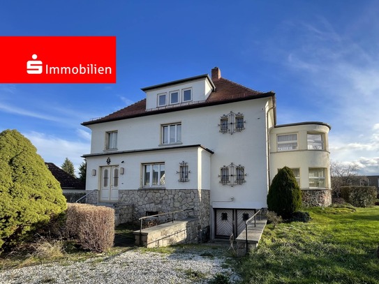 Villa mit großem Grundstück