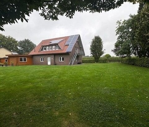 Wohnen auf dem Lande! Topgepflegte Dachgeschosswohnung mit Garten in einem Zweifamilienhaus!