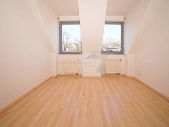 Romantische 3 Raum DG-Wohnung mit Aufzug und TG-Stellplatz