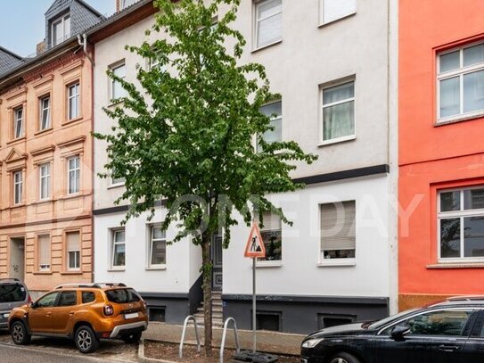 Vollvermietet: 8 Wohneinheiten in gut saniertem, attraktiven Altbau | Gute Rendite | Beliebte Lage