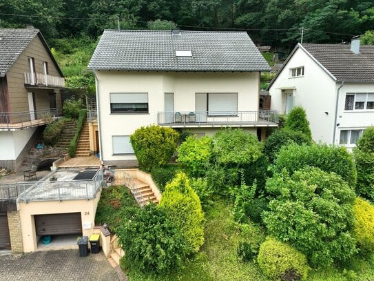 MFH mit Garage & Sauna & EBK mit großem Garten in ruhiger Lage **DACH NEU**