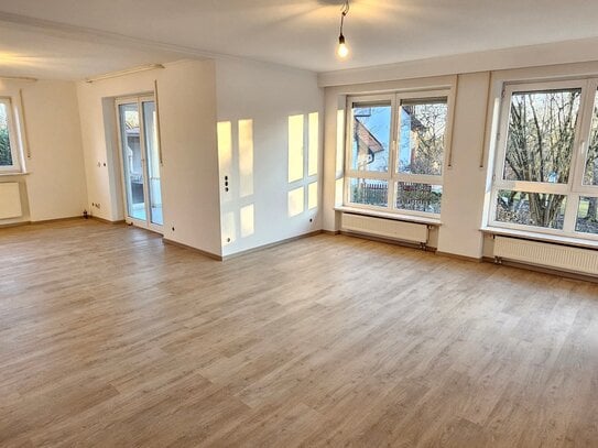 Einziehen und Aufleben - Geräumige neu renovierte 3 Zimmer Wohnung mit Terrasse, Balkon und Gartenanteil in ruhiger und…