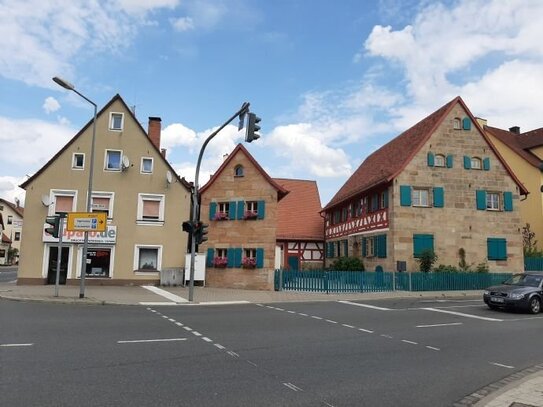 Sonnige 2 Zimmer Wohnung mit grosser Süd-Terasse! Im Zentrum von Lauf !