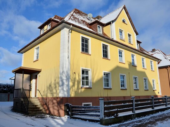 Mehrfamilienhaus in zentraler Lage - Ideal für Neubeginn oder Renditeobjekt!