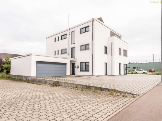 Moderne Gewerbeeinheit mit Penthouse-Wohnung in Bad Saulgau