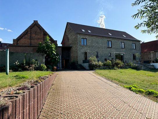 Modernisiertes Bauernhaus mit großem Grundstück