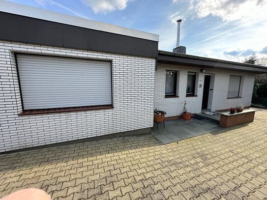 Gepflegter Bungalow mit Garage und tollem Ausblick in ruhiger Wohnlage am Weitmarer Holz!