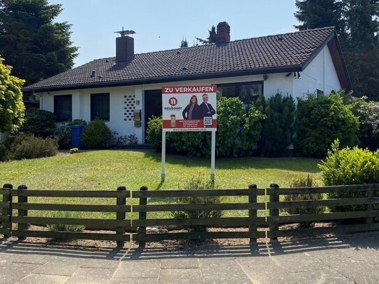 Bungalow mit Außenpool und großem Garten in Seevetal-Ohlendorf - Keine Käuferprovision