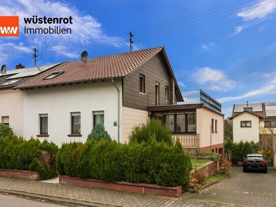 Attraktives Einfamilienhaus in Schwalbach - 147 m² Wohnfläche mit großzügigem Carport