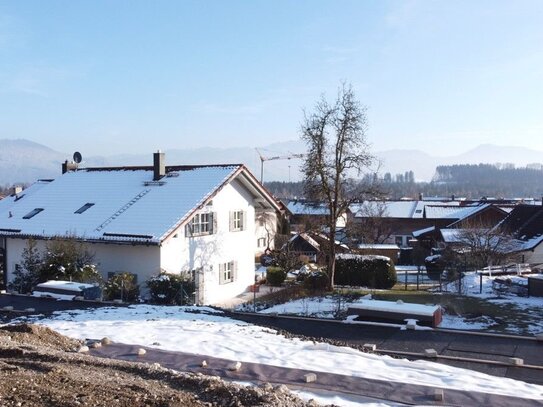 Neubau-Wohnung 3 - absolut ruhige, energetische Erdgeschoss-Wohnung mit großem Garten und tollem Bergblick!