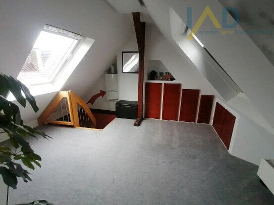 42 m² Dachgeschosswohnung + 30 m² ausgebauten Dachgeschoss