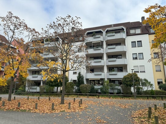 3-Zimmer-Eigentumswohnung mit Westbalkon und PKW-Stellplatz im Parkhaus in zentrumsnaher und beliebter Lage – derzeit v…