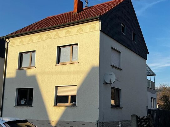 Vermietetes Mehrfamilienhaus mit Garten und 3 Garagen in 66787 Wadgassen