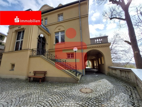 Großzügige 2-Raum-Wohnung in sanierter Fabrikantenvilla mit Terrasse