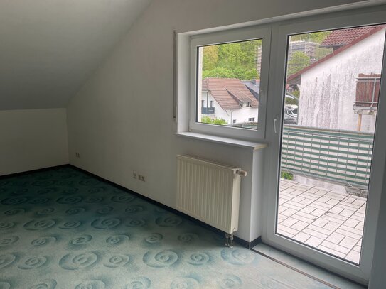 Dachgeschoß-Wohnung in sonniger, ruhiger Stadtrandlage in Merzig zu verkaufen!