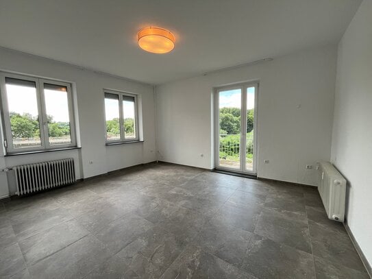 Renovierte 5-Zimmer Wohnung in ruhiger Lage mit Blick ins Grüne