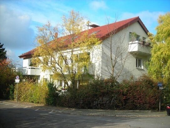 In ruhiger Lage, schöne 3- Zi.- Wohnung mit Balkon