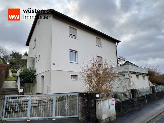 Platz für die ganze Familie - Einfamilienhaus mit Garten und drei Garagen