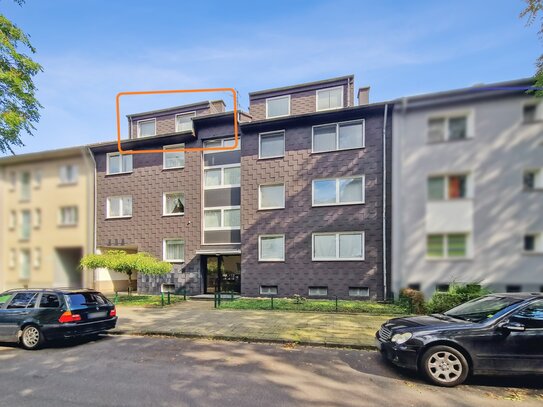 Geschmackvolle Dachgeschosswohnung mit Balkon und Stellplatz