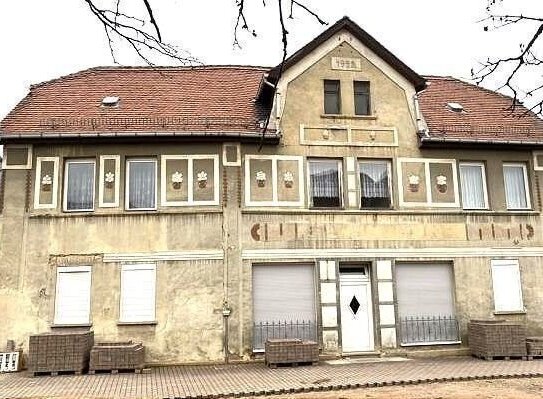 Kahlwinkel-Großes Einfamilienhaus mit Einliegerwohnung und Garten