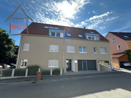 * Geschmackvolle und neuwertige 3,5 Zimmer Maisonette-Wohnung mit Balkon und Aufzug in Freiberg-Geisingen *