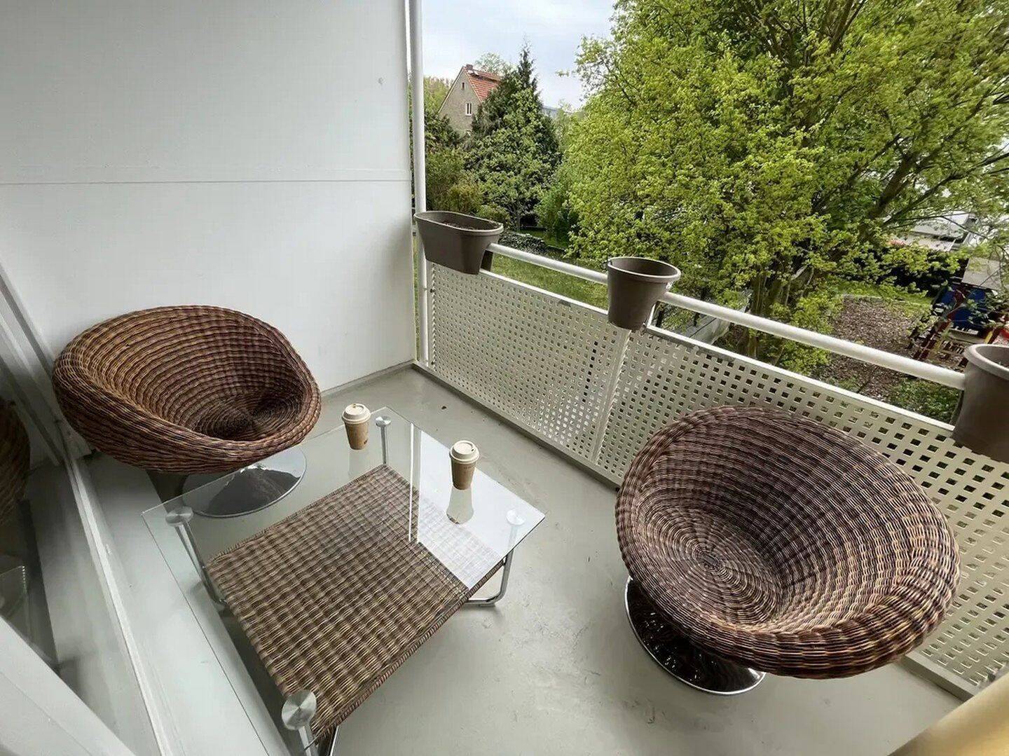 Stilvolle, voll möblierte 2-Zimmer-Wohnung mit Balkon in Berlin-Wilhelmsruh - Photo 1