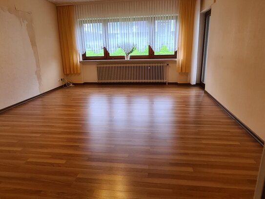 Gemütliche 3 ZKB-Erdgeschoßwohnung mit Balkon