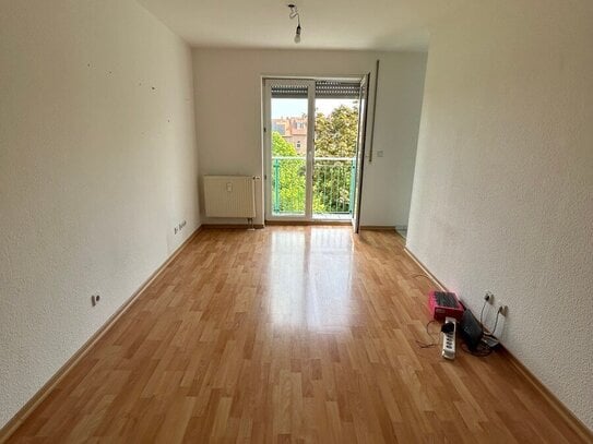 Atlas Immobilien: Top Apartment mit EBK und *Balkon*