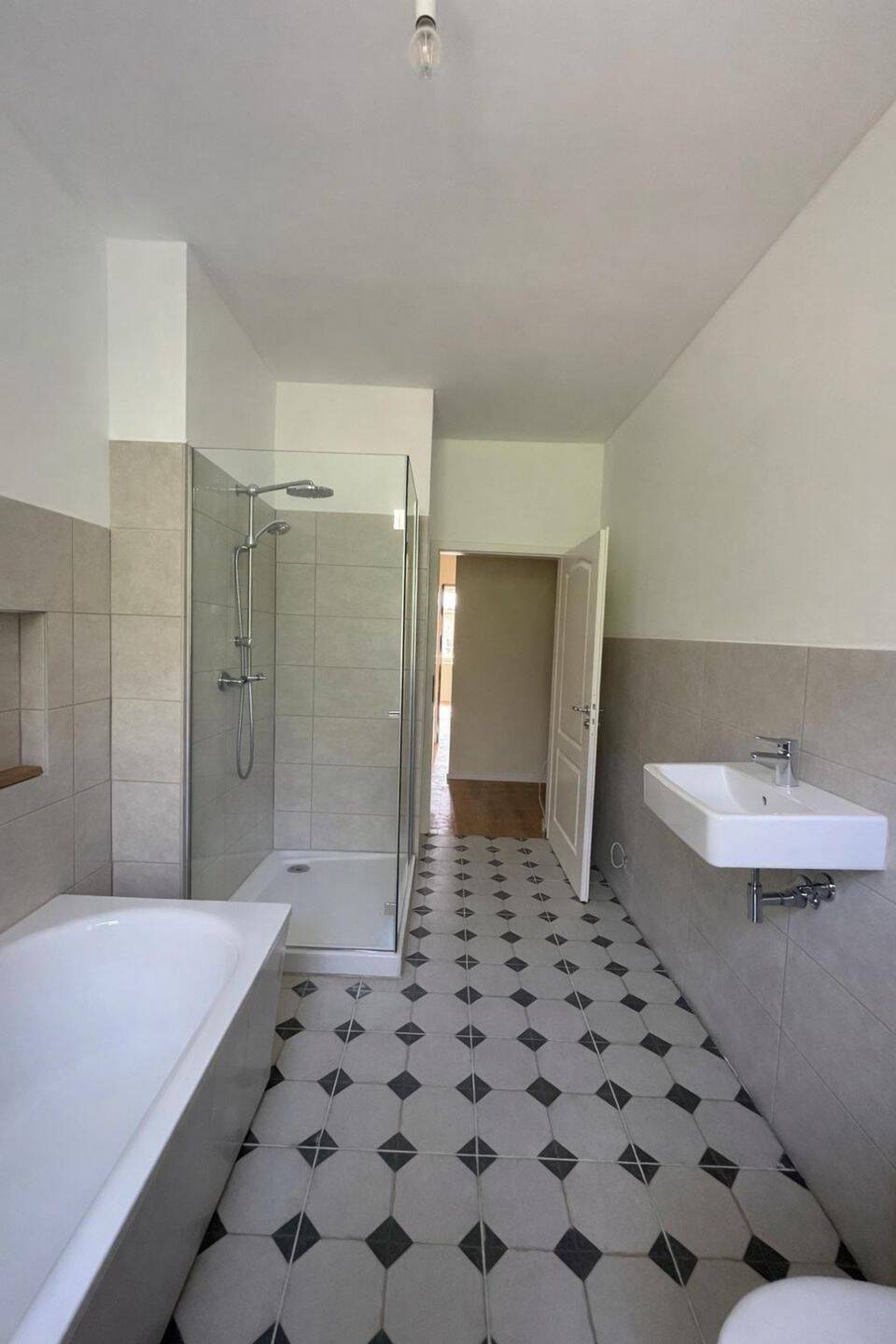 Erstbezug nach Sanierung: 4-Zimmer-Wohnung mit Möglichkleit der Gartennutzung in Rüdersdorf - Photo 1