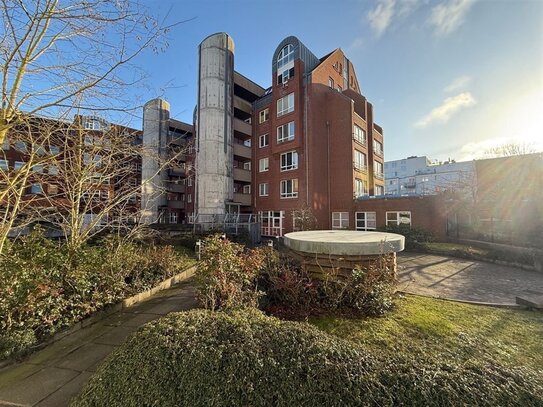 Zentrale, bezugsfreie 2-Zimmer-Whg. mit Aufzug u. Tiefgaragenstellplatz // Hopfenstraße, Kiel