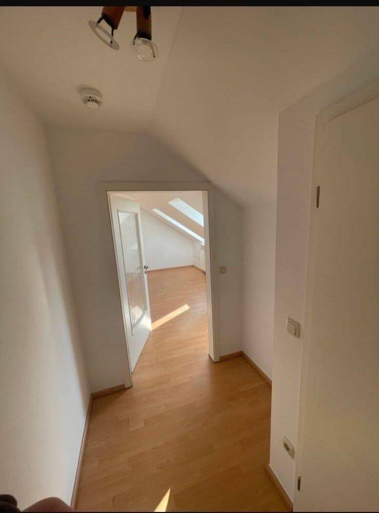                                                               Dachgeschosswohnung                                                       in Rain (Donau-Ries)