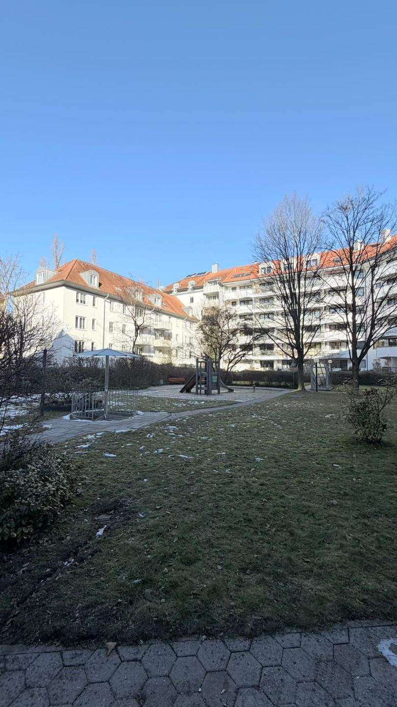 Direkt am Giesinger Bahnhof: Stilvolle 2-Zimmer-Wohnung mit Loggia