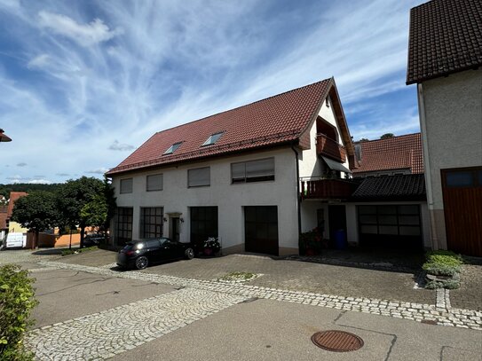 Mehrfamilienhaus mit Werkstatt in Haiterbach