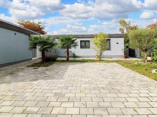 Einziehen und wohlfühlen: Modernisierter Bungalow mit reichlich Komfort, Garage und 2 Parkplätzen