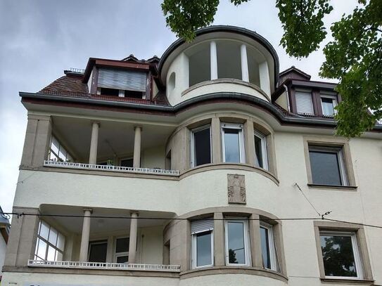 3 Zimmer DG-Wohnung mit Aussicht und Balkon - mitten in Feuerbach