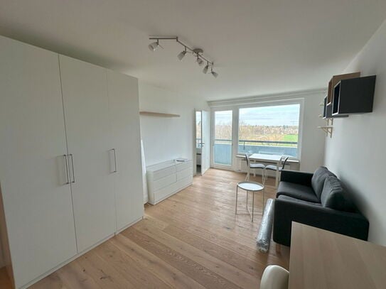 Helles und Großes 1-Zimmer Apartment mit Balkon, Möbiliert, in München-Solln zu vermieten