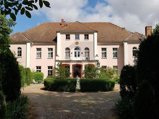 HERRENHAUS MIT EINDRUCKSVOLLER RENDITE