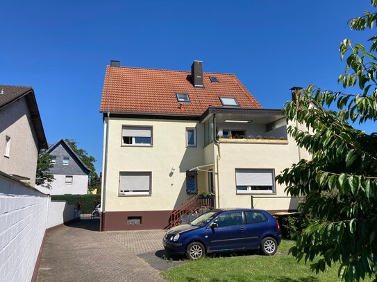 3 Familienhaus mit Garten und Garagen