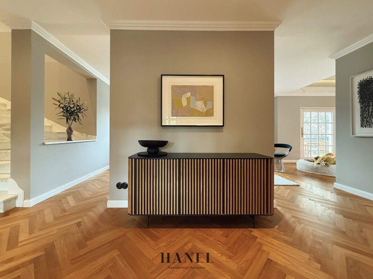 Exklusive 4,5 Zimmer-Maisonette-Wohnung mit eigenem Eingang & Doppelgarage