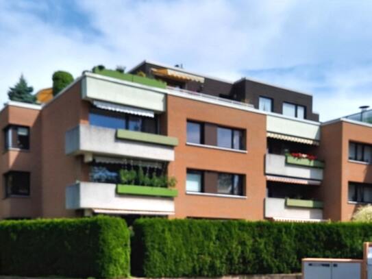 Gut geschnittene 2 Zimmer Wohnung mit Balkon und Garage