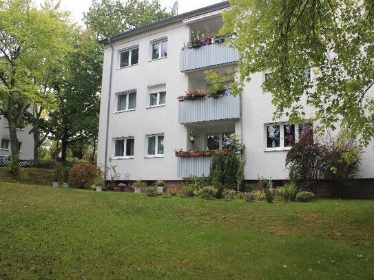 Marburg-Marbach: Helle, große 5-Zi-Whg mit Balkon * Keller * Gartenmitbenutzung * Kfz-Stellplatz!