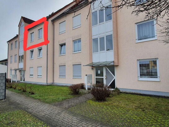 Attraktive und helle 3,5-Zimmer Etagenwohnung mit Balkon und Tiefgaragenstellpaltz in ruhiger Lage