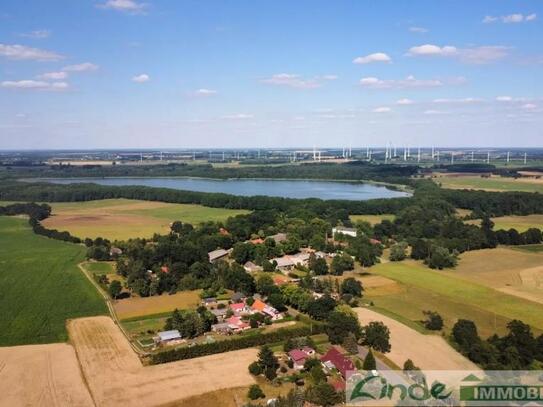 Vielseitig nutzbares Baugrundstück nahe der Müritz mit sanierungsfähigem Immobilienbestand (ehemalige Destille) in 1720…