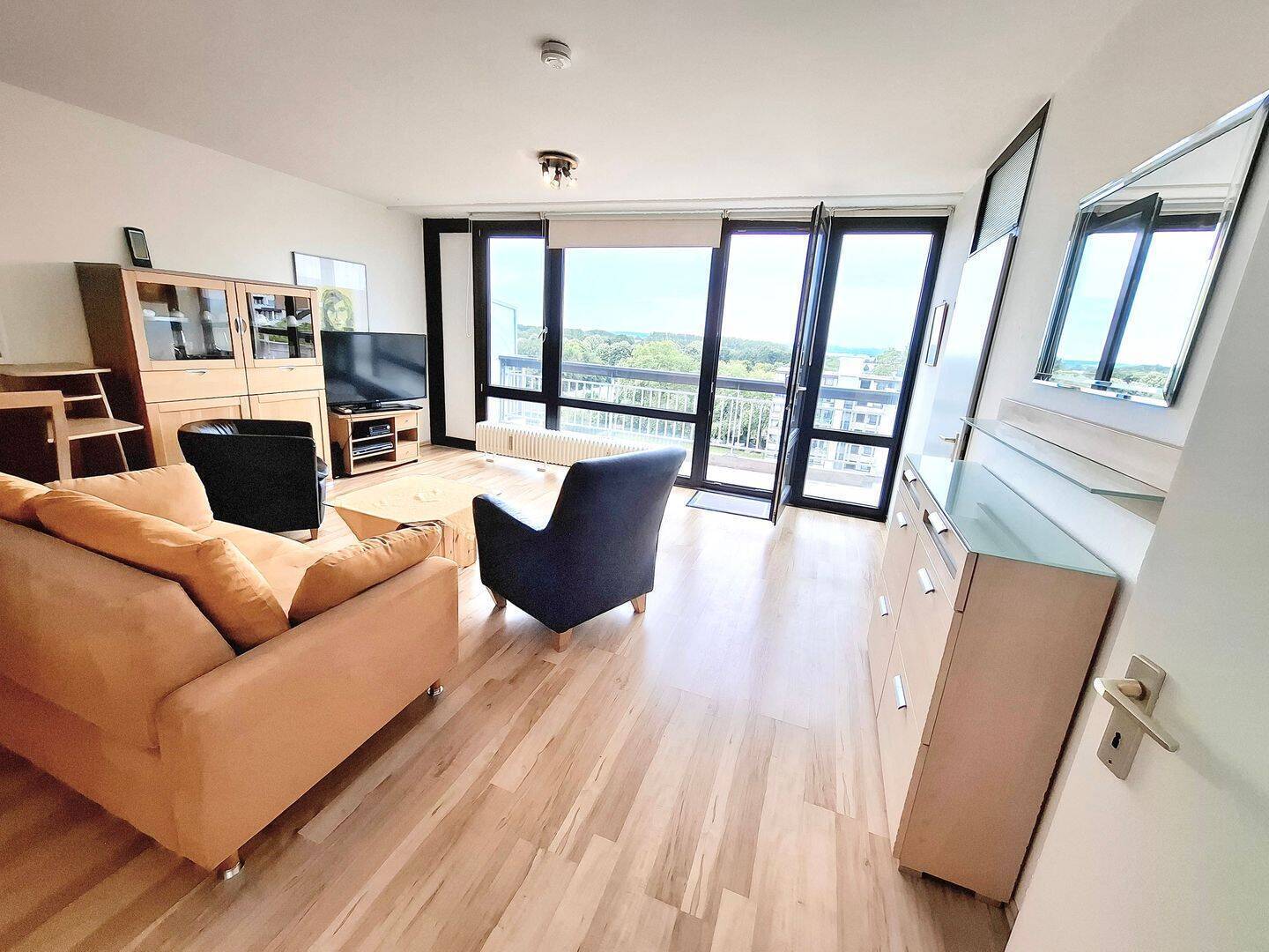 Attraktives Apartment mit Penthouse - Charakter, Aufzug & Südbalkon mit traumhaftem Ausblick!