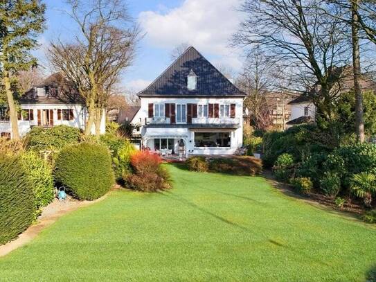 Großzügig, lichtdurchflutet, charmant - Familienvilla in Essen-Stadtwald