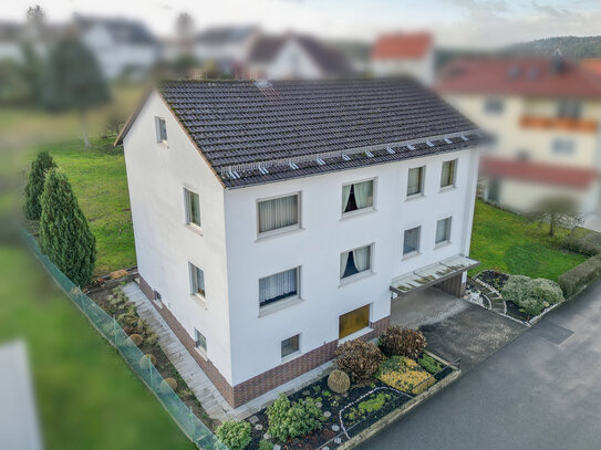 Großes Wohnhaus mit Garten in Schneckenlohe!