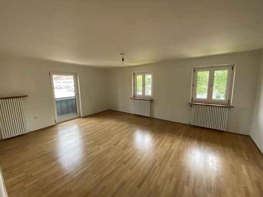 *** Miesbach *** Sehr gepflegte Bürofläche im I. OG mit Balkon ***