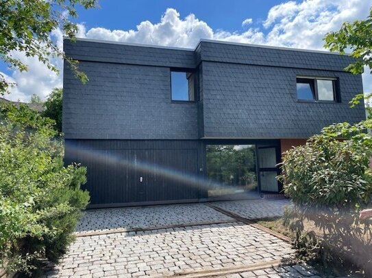 Großzügiges Architektenhaus mit zwei Ebenen auf dem Stetteritz in Gunderhausen