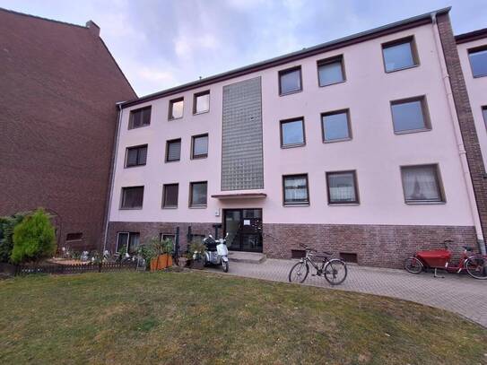 3 Zimmer Wohnung mit Balkon im Erdgeschoss