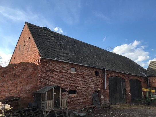 Großzügiges Bauerngehöft mit Wohnhaus und viel Nebengelass